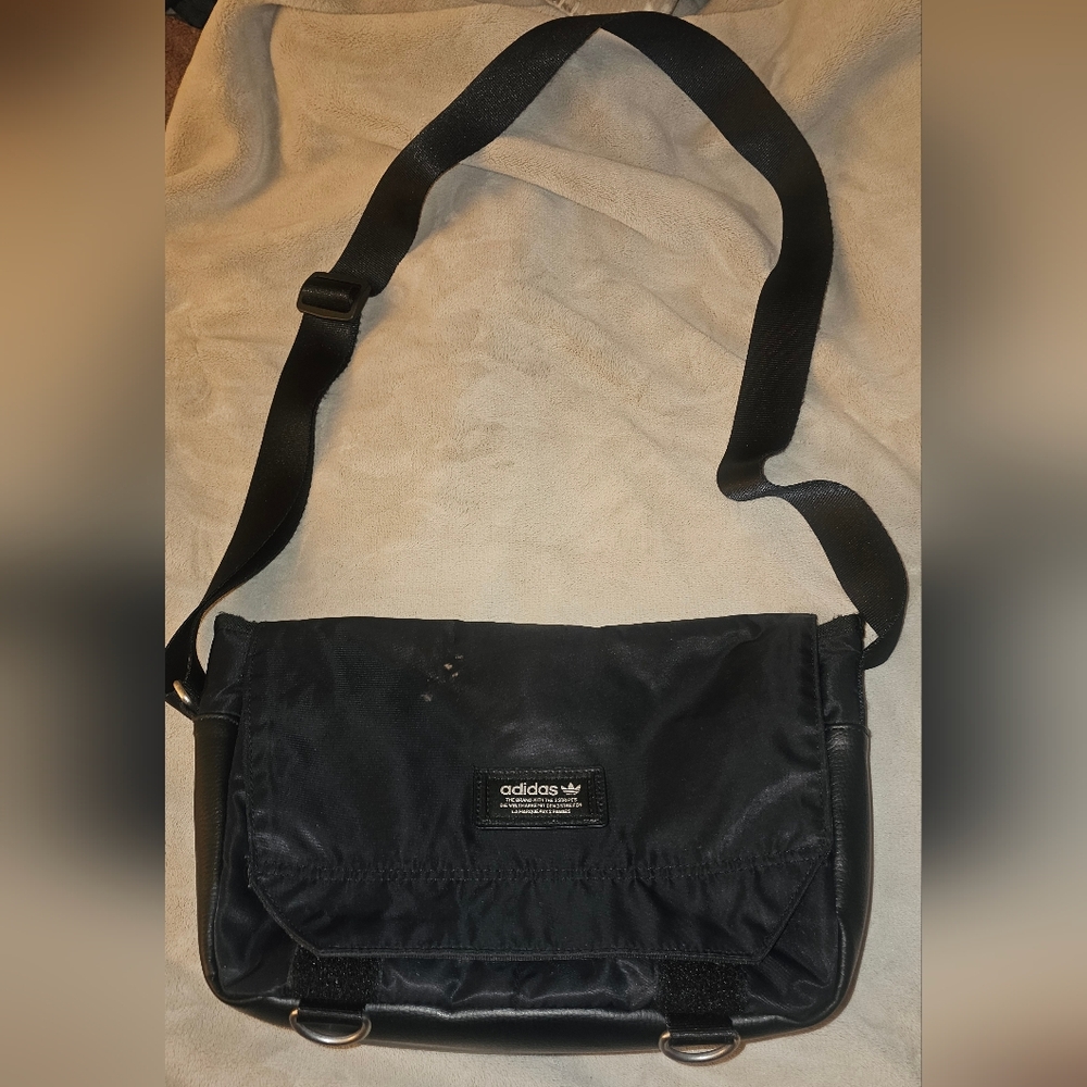 Adidas Modern Utility Messenger Bag